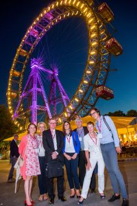 Das Programm der ICCA-Gäste beinhaltete auch eine Tour durch das nächtliche Wien mit einem Stop beim Riesenrad